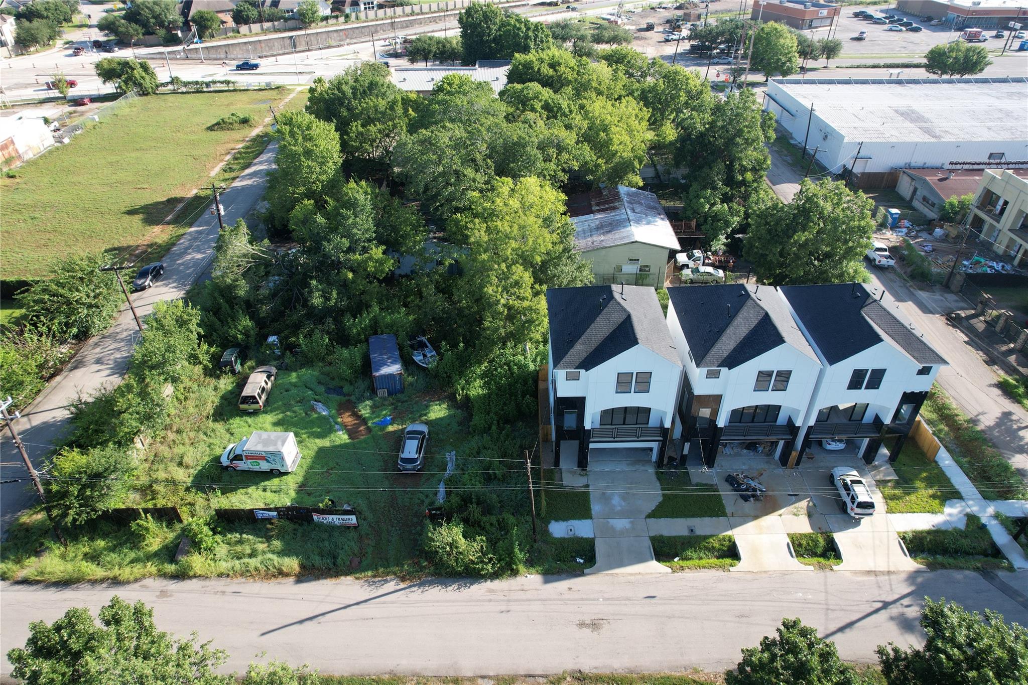 4301 Dupont St listing photo 15