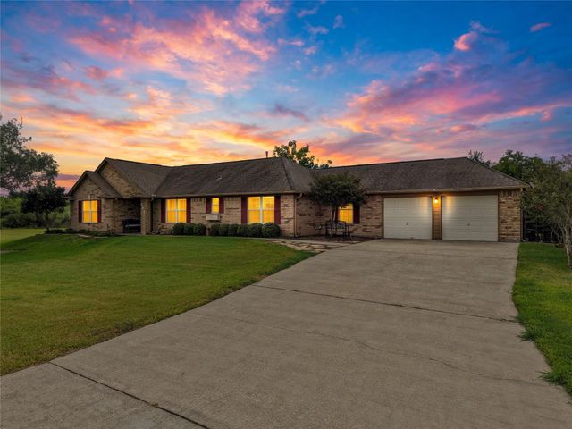  261 26th St, San Leon, TX 77539