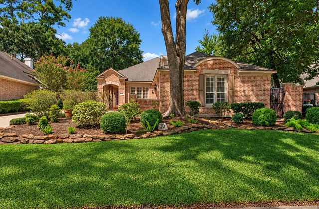  30 N Castlegreen Cir, The Woodlands, TX 77381