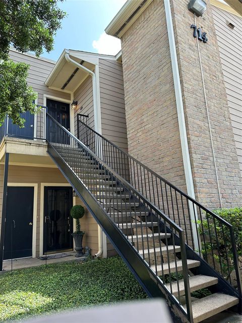 714 Bering, Houston, TX, 77057