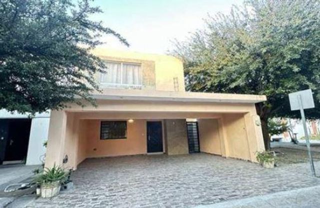 208 Sorrento, Apodaca