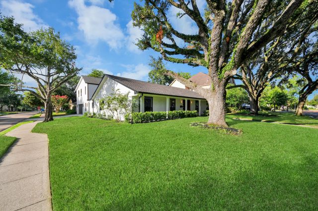 12503 Barryknoll Ln, Houston, TX 77024