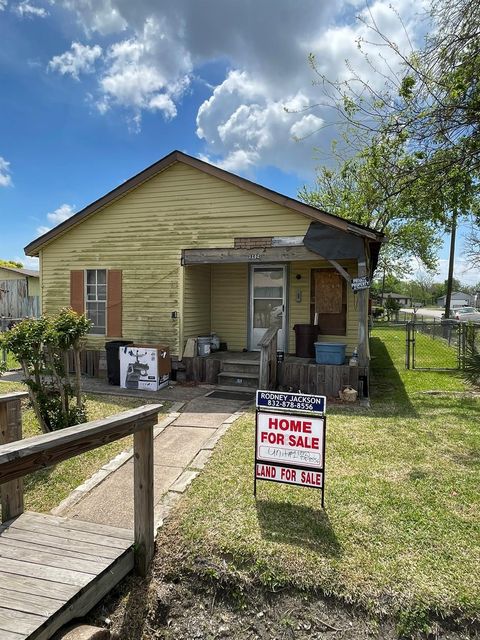 2202 Jones, Baytown, TX, 77521