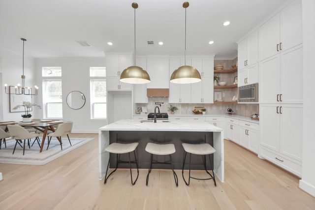 925 Fisher, Houston, TX, 77018