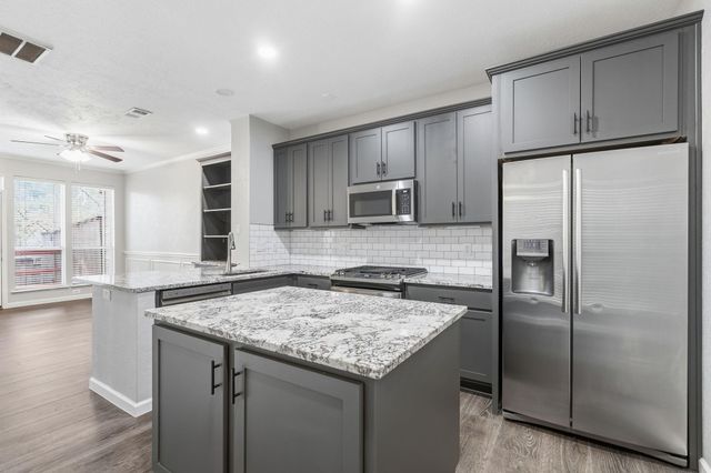  59 N Avonlea Cir N, The Woodlands, TX 77382