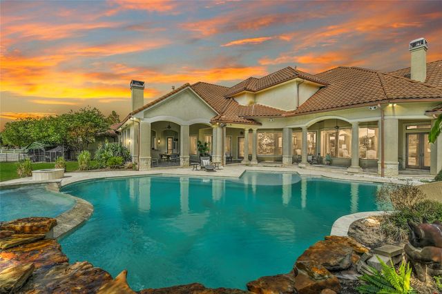 17111 Saddle Ridge