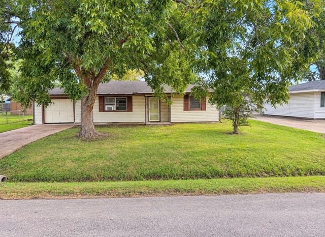 3104 Central, Nederland, TX, 77627