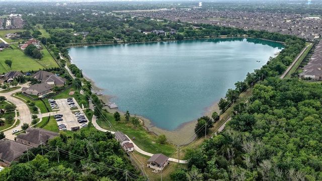  2513 Royal Field Ln, Friendswood, TX 77546