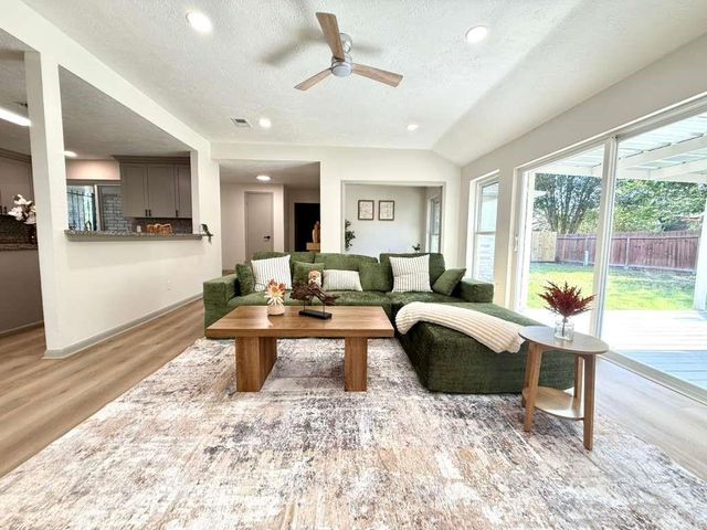 3826 Manordale
