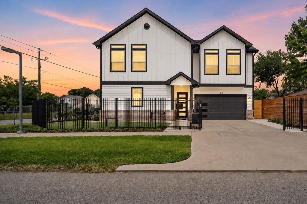 120 Adams St, Houston, TX 77011 cover photo. Doors Open Tour advertisement.