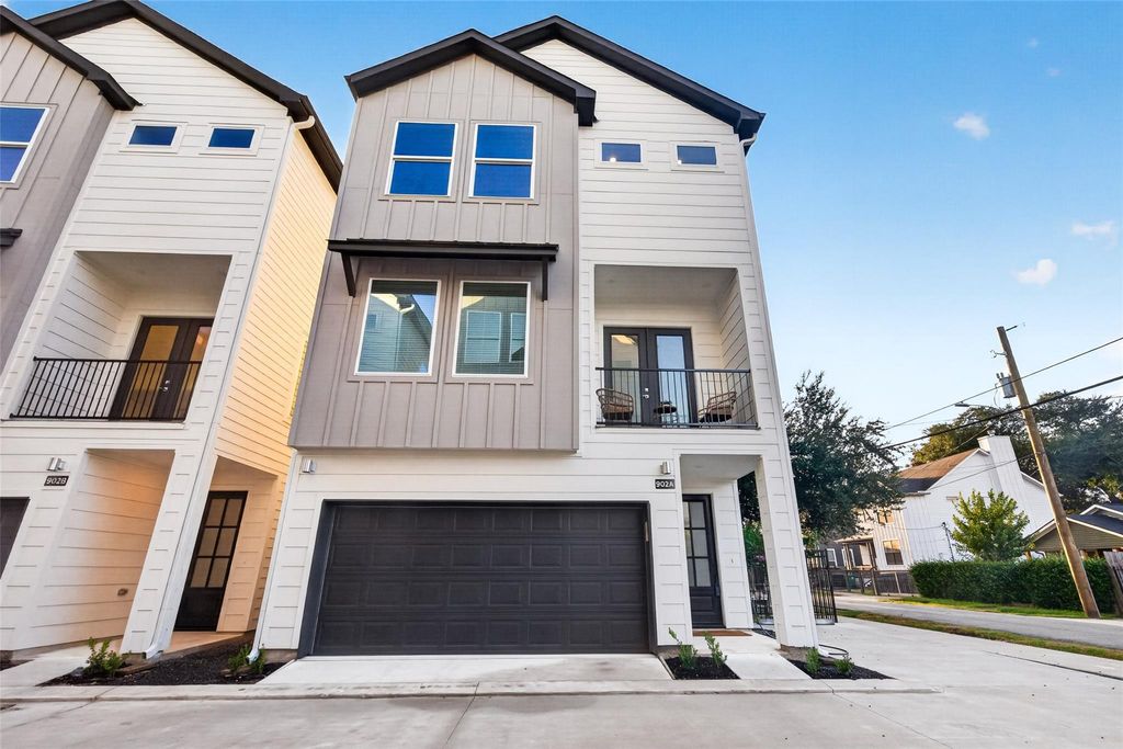 902 Kern St A, Houston, TX 77009 cover photo. Doors Open Tour advertisement.