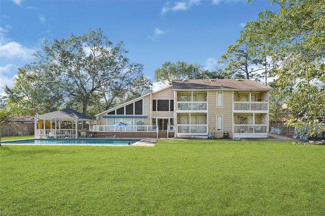  7714 Rolling Fork Ln, Houston, TX 77040