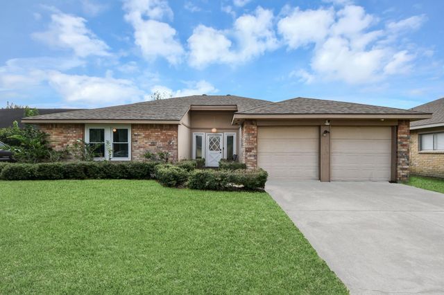  2519 Colonial Ridge Dr, Friendswood, TX 77546