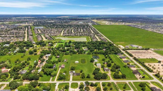5075 Road 5913, Cleveland, TX, 77327