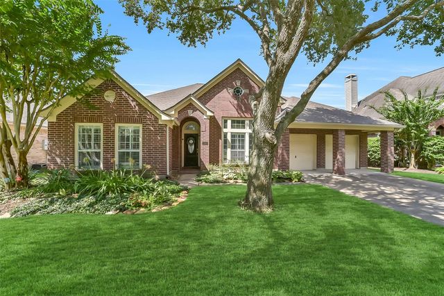 3105 Red Maple, Friendswood TX 77546