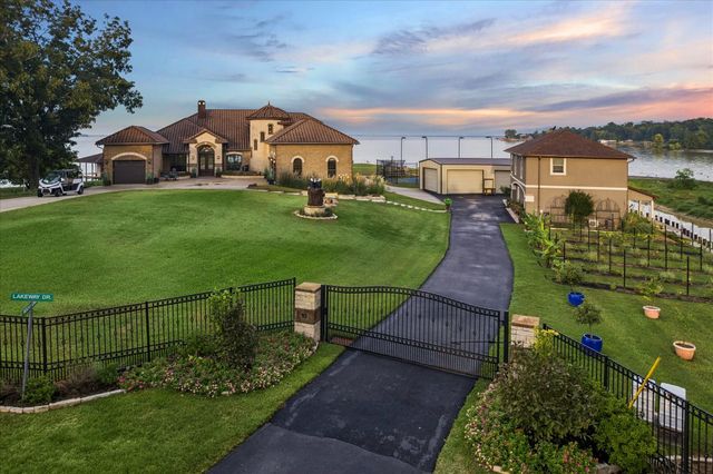 18 Lakeway, Coldspring, TX, 77331