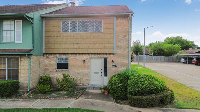 1021 Willow Oaks