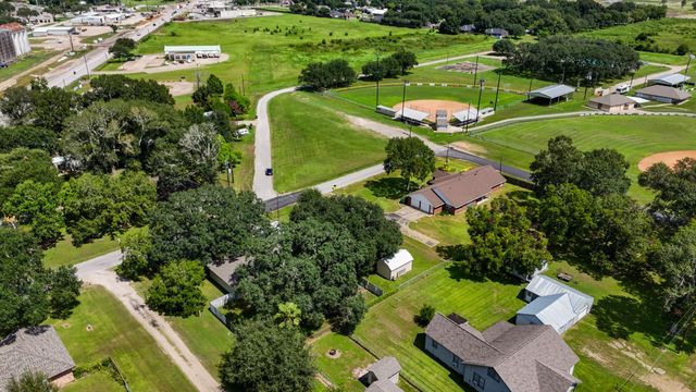 3027 Poppy St, Needville, TX 77461