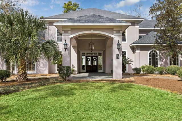  31 Enchanted Woods Dr, Kingwood, TX 77339