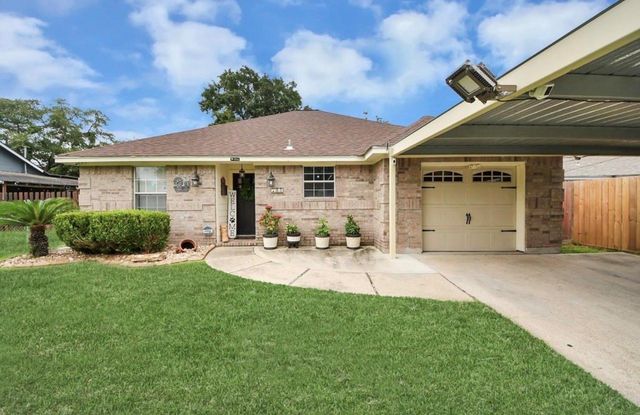702 Ruth, Baytown, TX, 77520