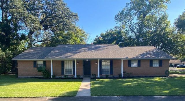 102 Mulberry, Lake Jackson, TX, 77566