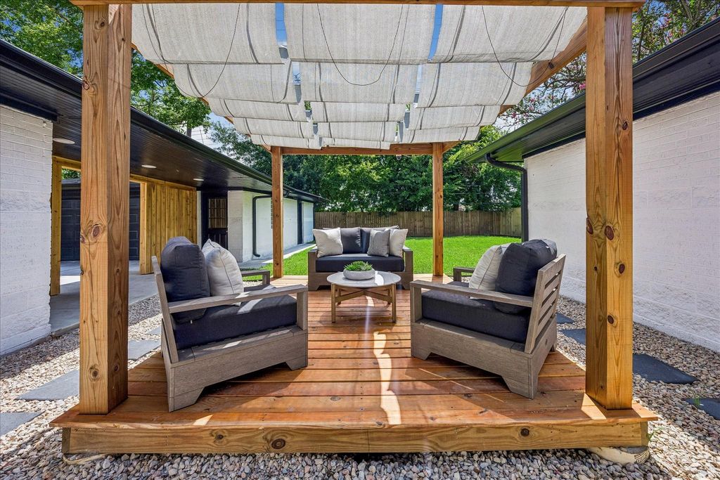 9419 Greenwillow Dr, Houston, TX 77096 cover photo. Doors Open Tour advertisement.