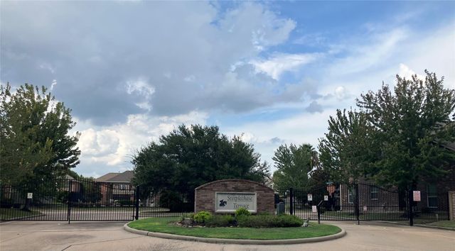8907 Kleewood
