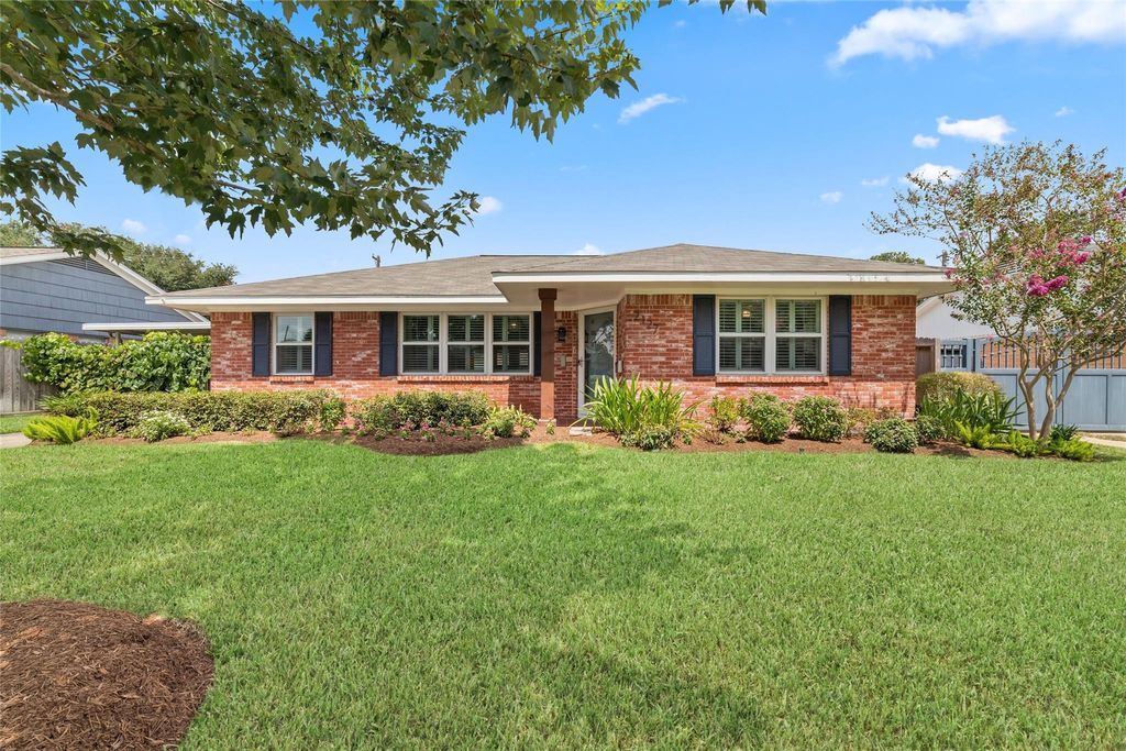 2127 Lazybrook Dr, Houston, TX 77008 cover photo. Doors Open Tour advertisement.