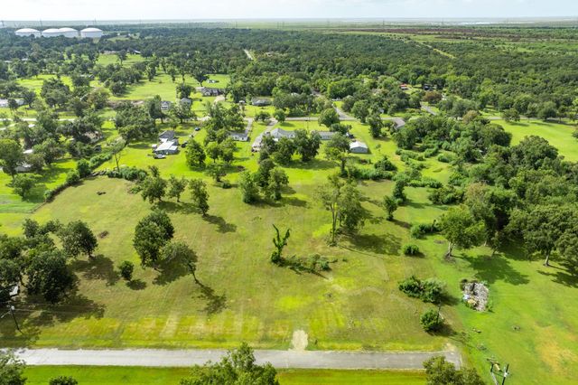 329 Harrison, Jones Creek, TX, 77541