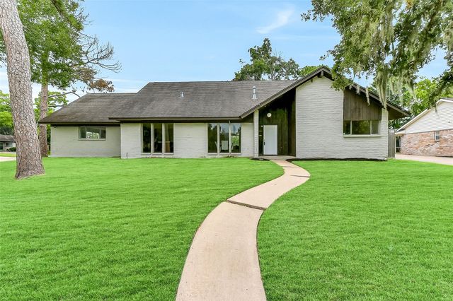 15503 Wandering, Friendswood TX 77546