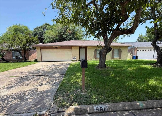 9911 Cardinal, La Porte, TX, 77571