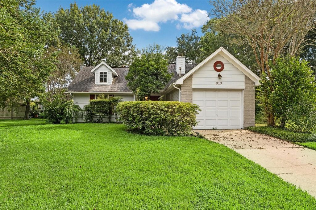910 Country Place Blvd, Pearland, TX 77584 cover photo. Doors Open Tour advertisement.