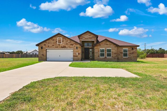 100 SHORT MEADOW DR