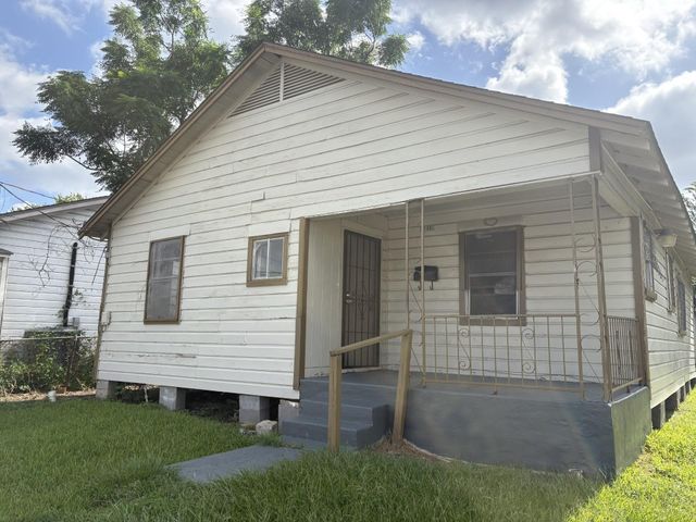 1418 Bringhurst