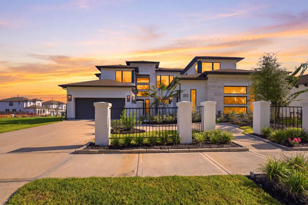 10007 Regal Mist Dr, Missouri City, TX 77459 cover photo. Doors Open Tour advertisement.