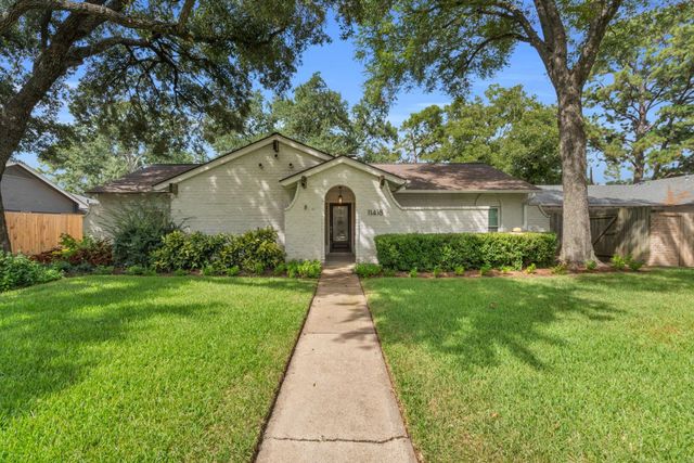  11418 Valley Stream Dr, Houston, TX 77043