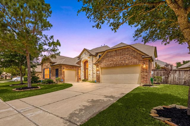 9338 Taylor Cliff