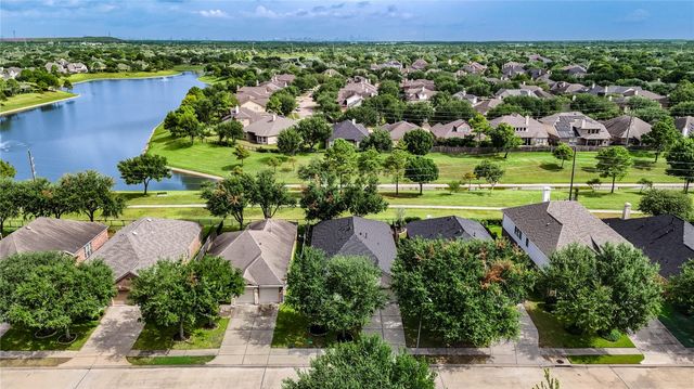  13401 Highland Lake Ln, Pearland, TX 77584