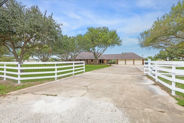 9102 Humble Camp, Dickinson, TX, 77539