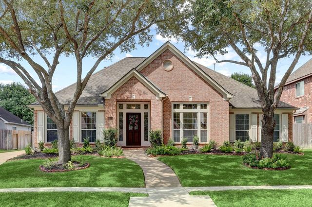 1515 Thunder Lake Ln, Sugar Land, TX 77498