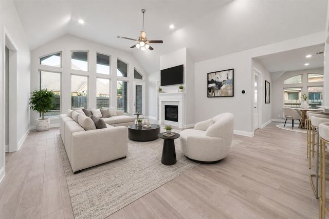 16506 Mount Hope