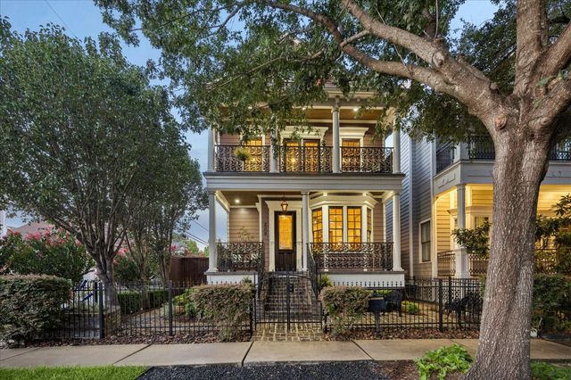 809 9th, Houston, TX, 77007