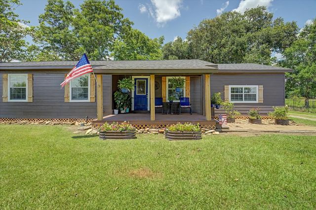  384 County Road 2046, Hull, TX 77564