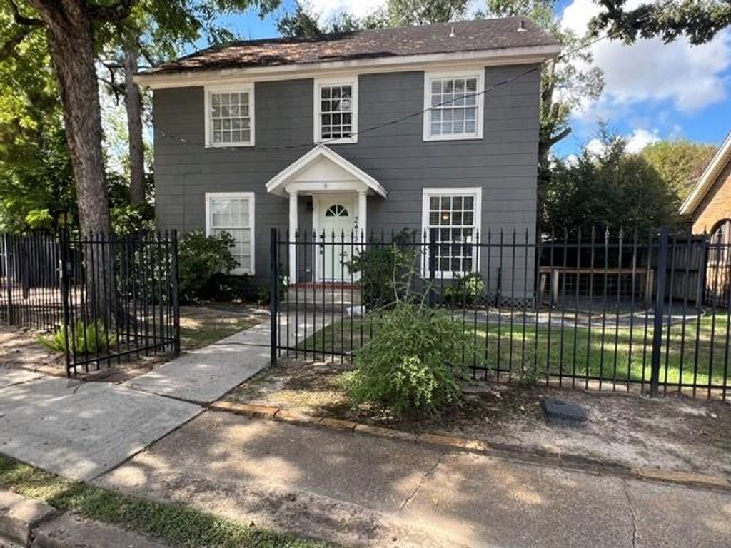 2415 White Oak Dr, Houston, TX 77009 cover photo. Doors Open Tour advertisement.