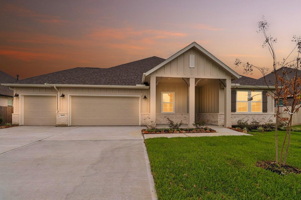 11402 Old Fashion Cir, Mont Belvieu, TX 77535 cover photo. Doors Open Tour advertisement.