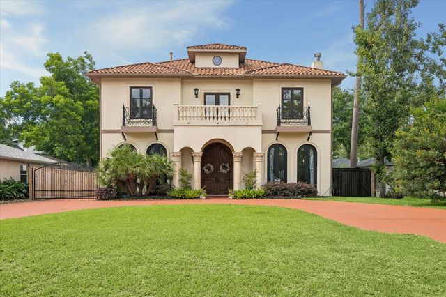  8448 Westview Dr, Houston, TX 77055