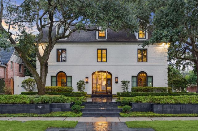  2249 Pelham Dr, Houston, TX 77019