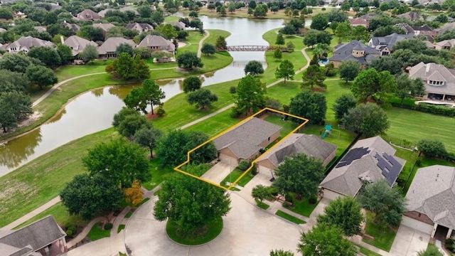 18803 Cove Mill