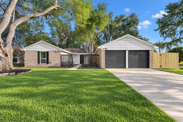  17731 Heritage Cove Ct, Webster, TX 77598