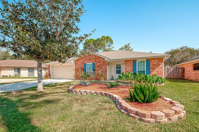  2607 Plymouth Rock Dr, Webster, TX 77598